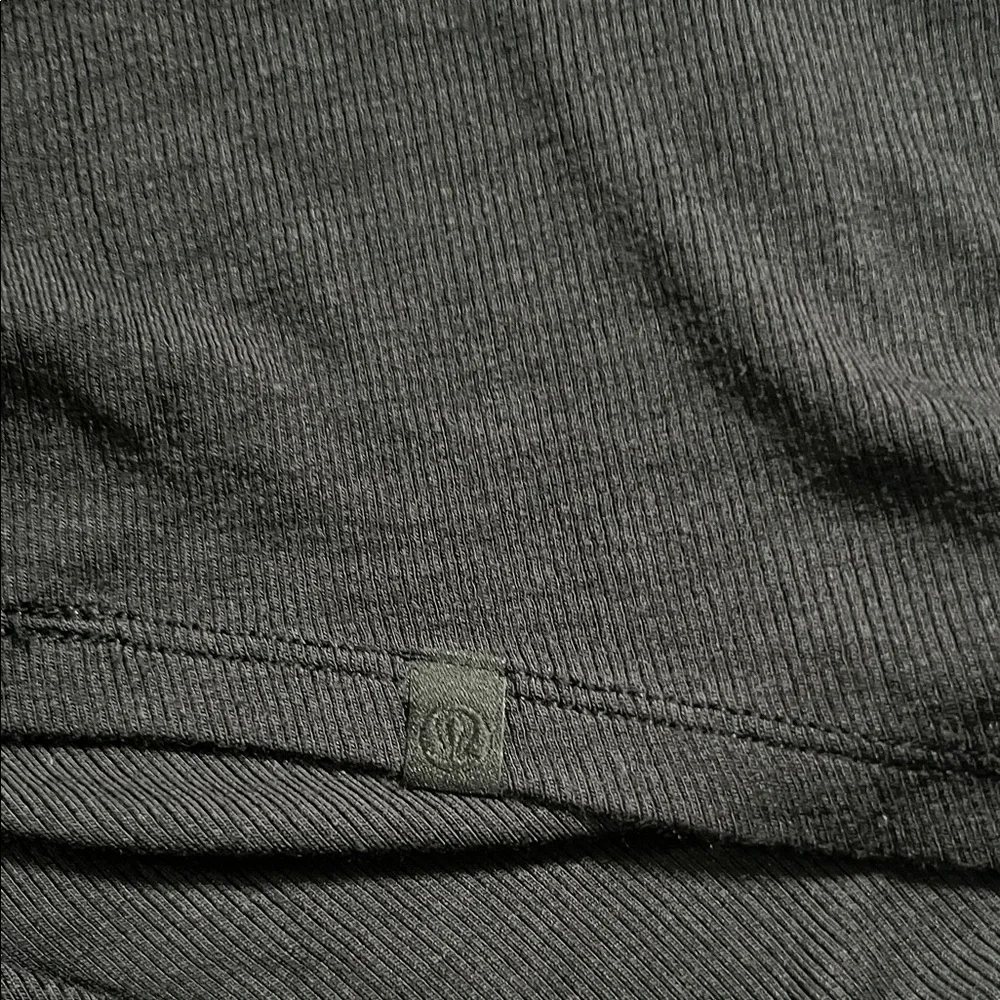 Lululemon Athletica Black Tee - Picture 4 of 4